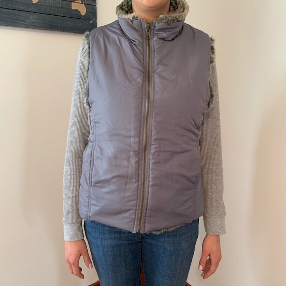 *sold* Reversible Vest - Picture 3 of 4